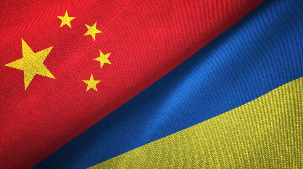 Ukraine-and-China-flags_Oleksii-Liskonih